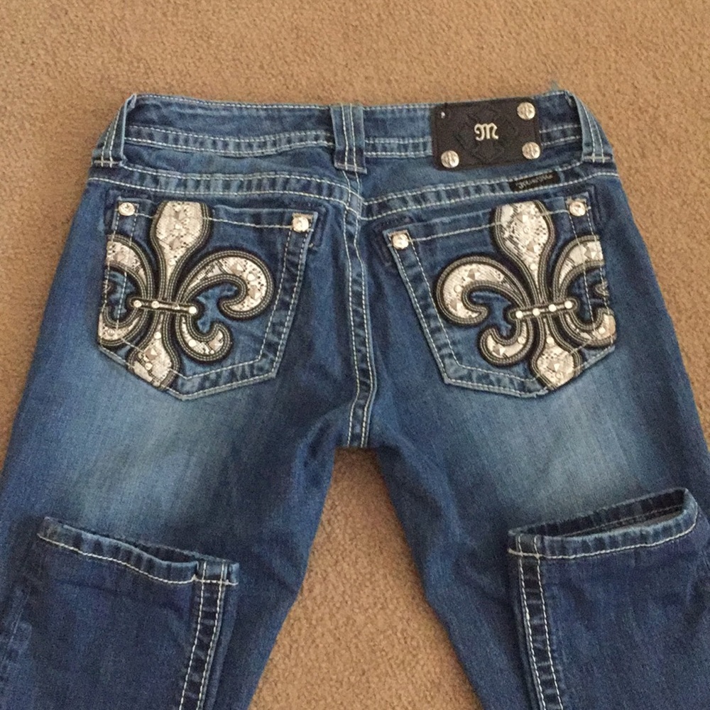 Size 28 Miss Me skinny jeans